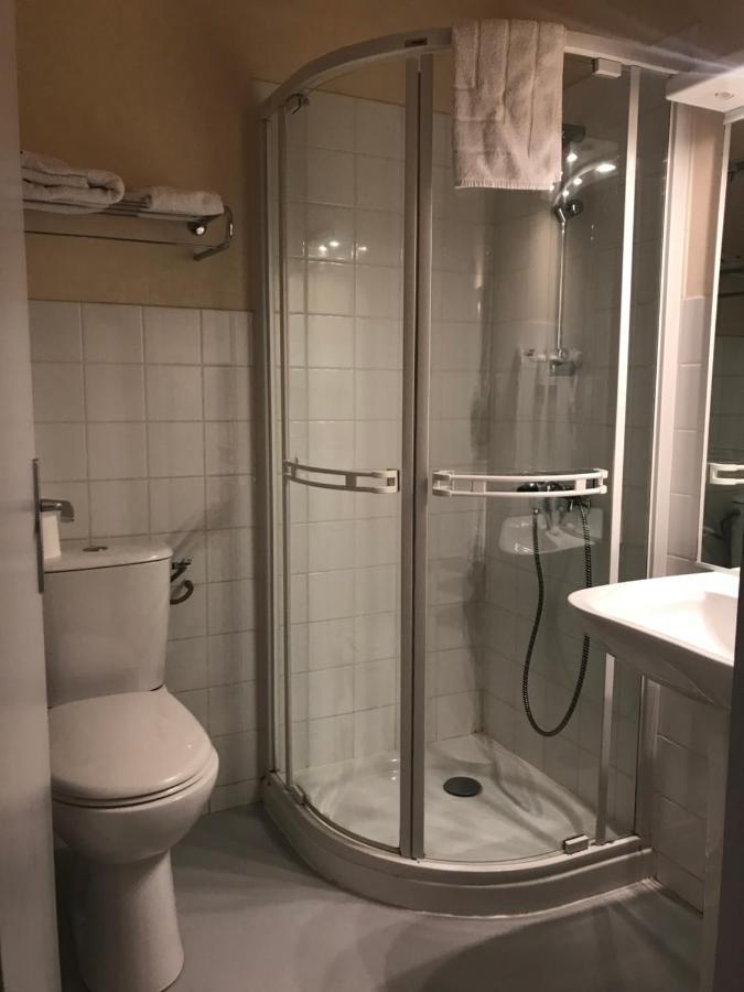 Hotel Du Centre Gueugnon Buitenkant foto