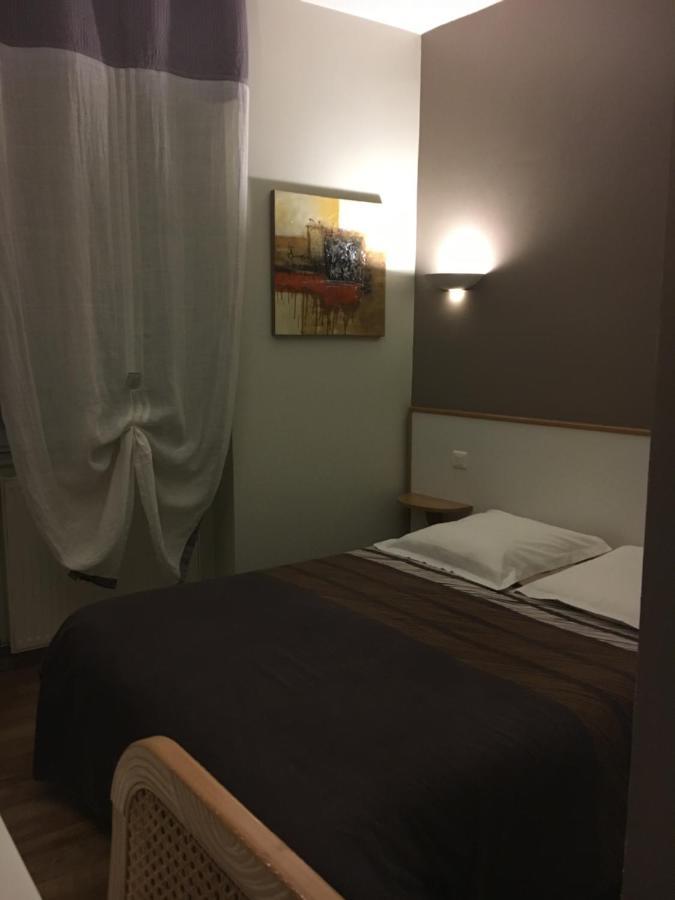 Hotel Du Centre Gueugnon Buitenkant foto