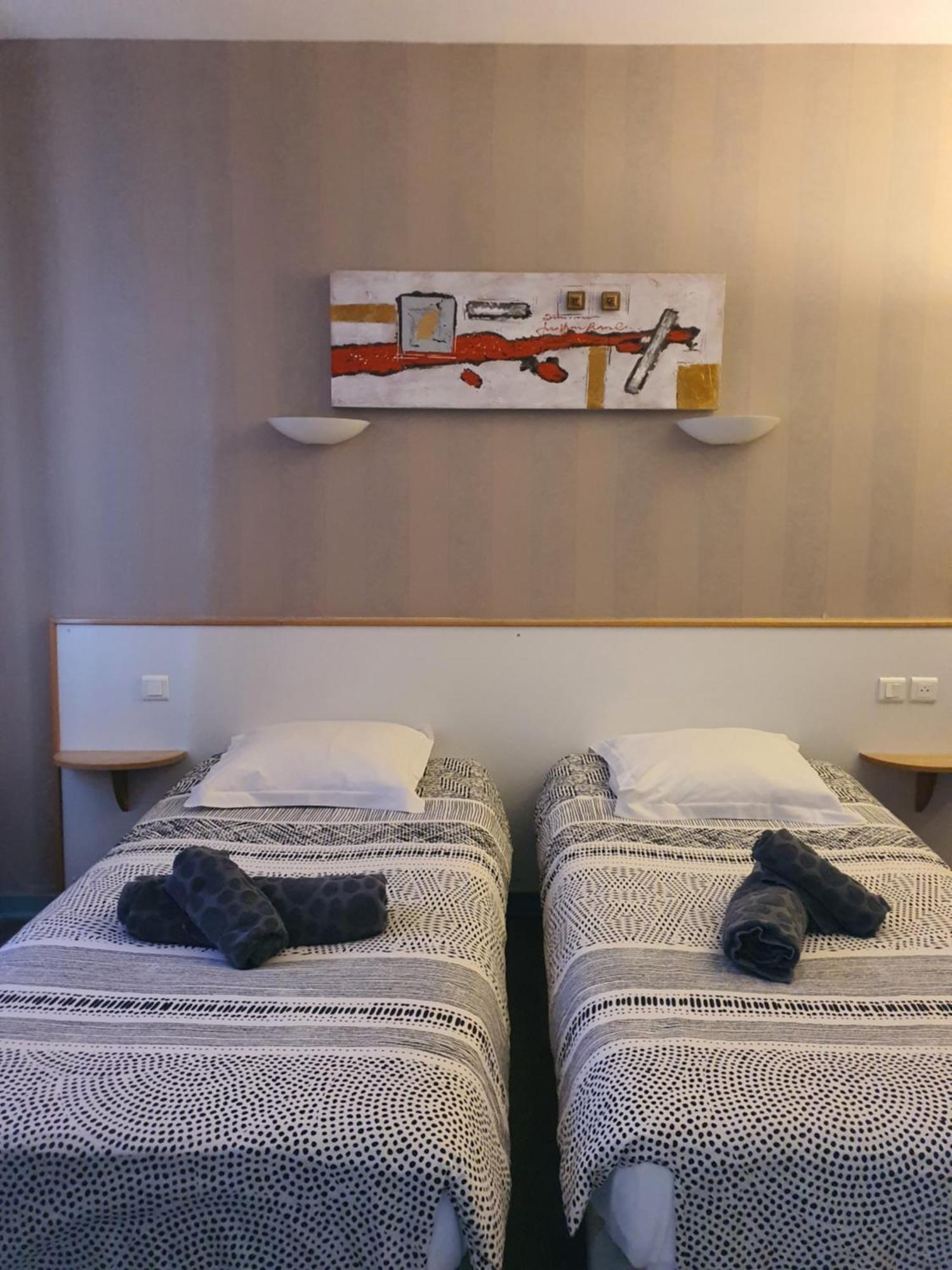 Hotel Du Centre Gueugnon Buitenkant foto